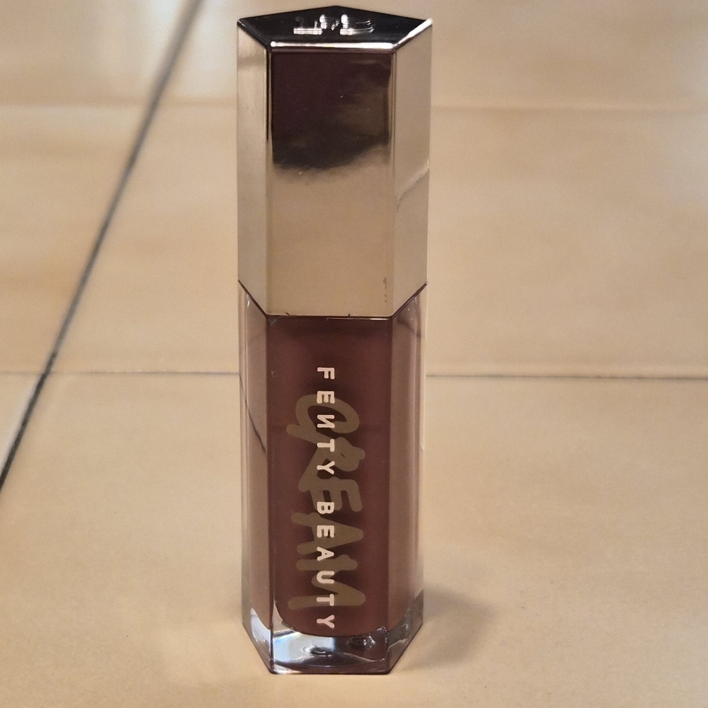 Fenty Beauty Gloss Bomb - Fenty Glow
